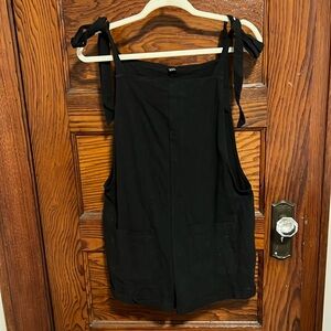 Medium black short overalls